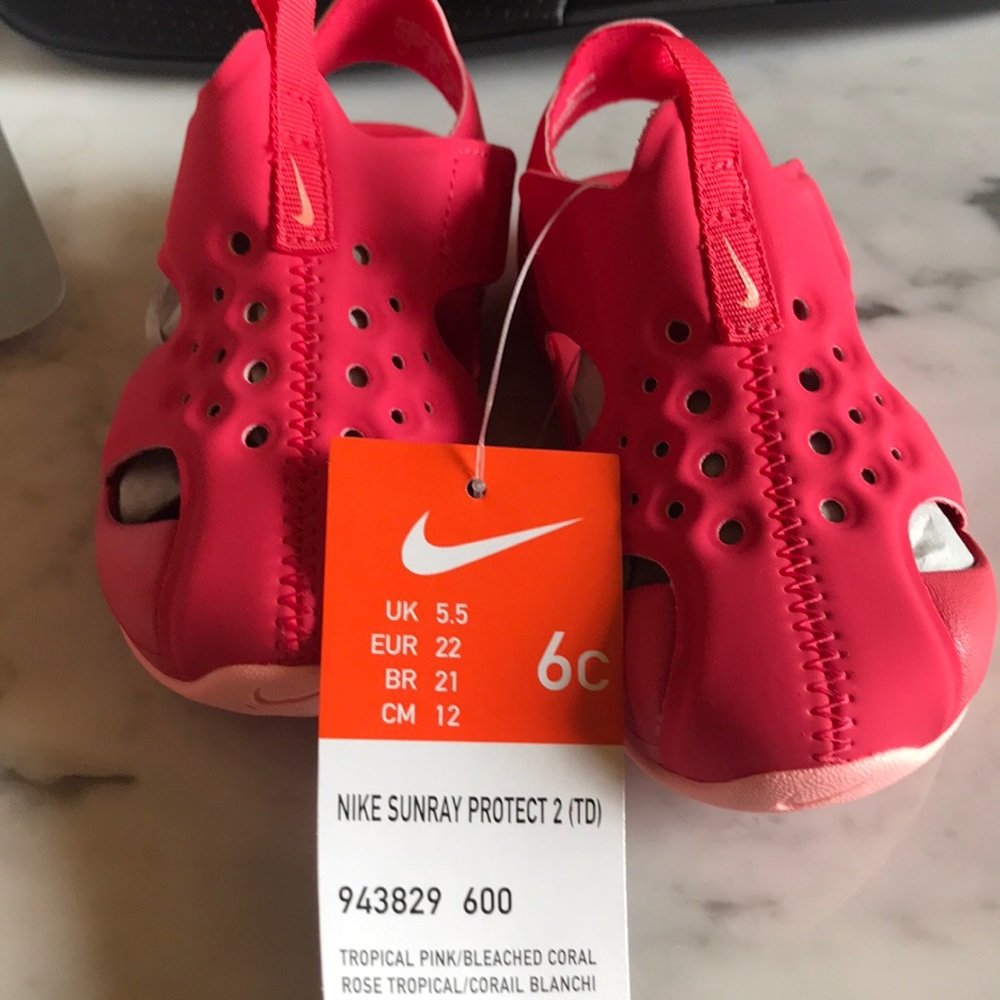 NWT Toddler Nike sandals